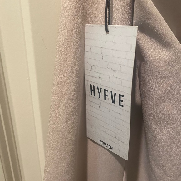 Champagne colored evening sleeveless dress. - Picture 5 of 6